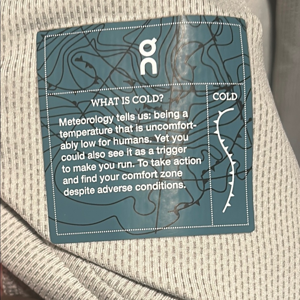On Running Light Gray Zip-Up Jacket - Picture 6 of 15